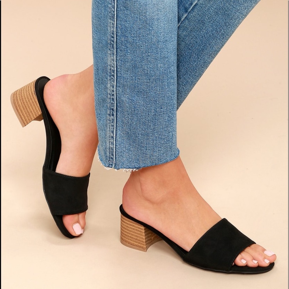 Lulu’s Black Mules